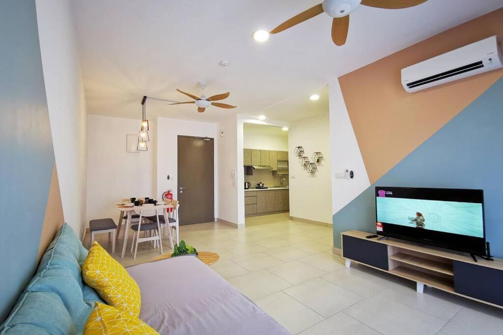 סרי קמבאנגן Astetica Pool & Lake View High Floor 100Mbps Wifi Netflix מראה חיצוני תמונה