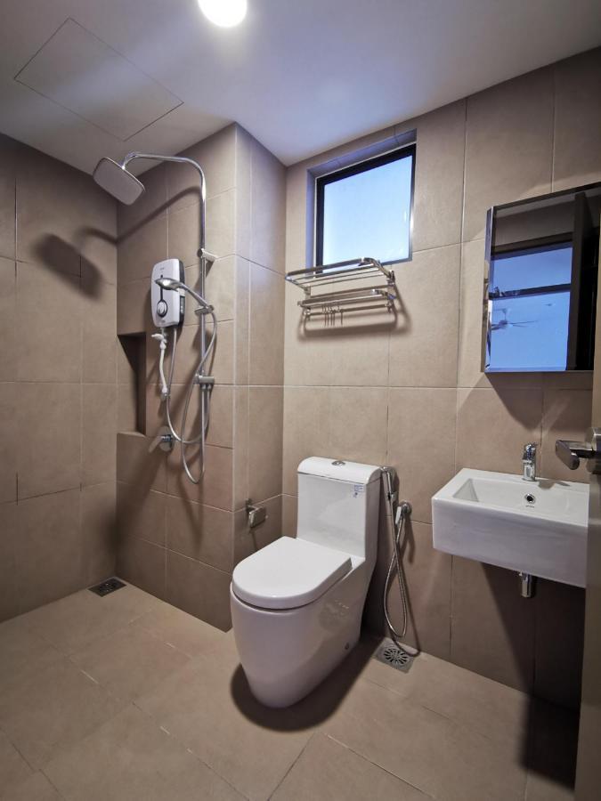 סרי קמבאנגן Astetica Pool & Lake View High Floor 100Mbps Wifi Netflix מראה חיצוני תמונה